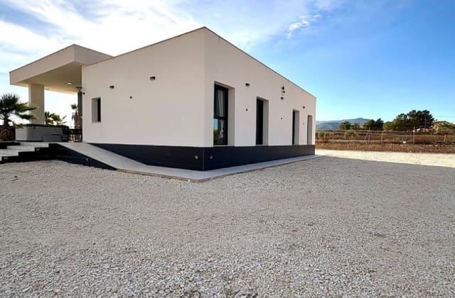 4 Zimmer Villa zu verkaufen in Pinoso mit Pool - 449.950 € (Ref: 9536481)