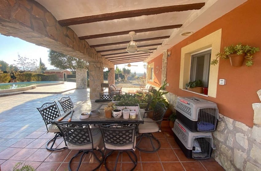 4 soveværelse Villa til salg i Salinas med swimmingpool - € 399.995 (Ref: 9536482)