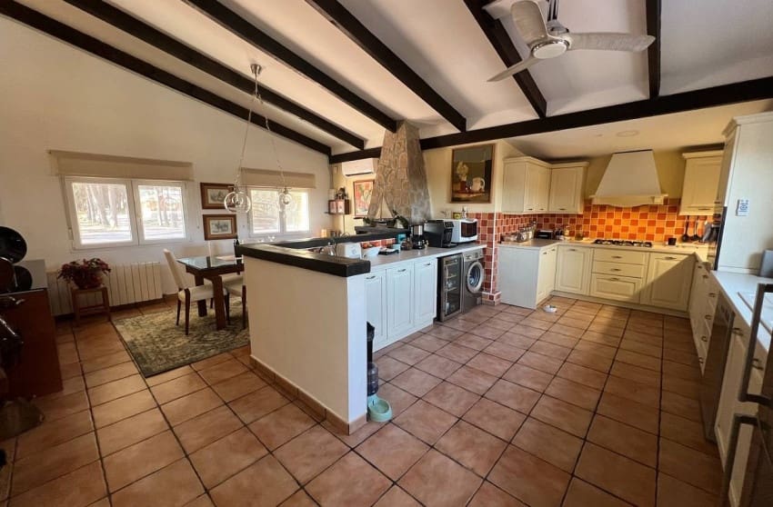 4 soveværelse Villa til salg i Salinas med swimmingpool - € 399.995 (Ref: 9536482)