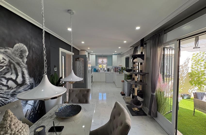 Chalet de 3 habitaciones en Biar en venta con piscina - 349.995 € (Ref: 9536483)