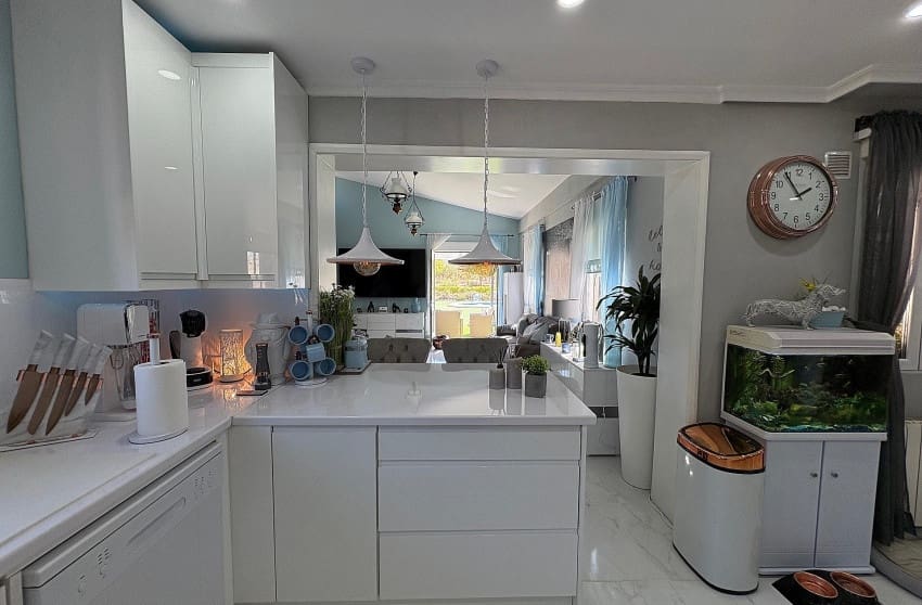 Chalet de 3 habitaciones en Biar en venta con piscina - 349.995 € (Ref: 9536483)