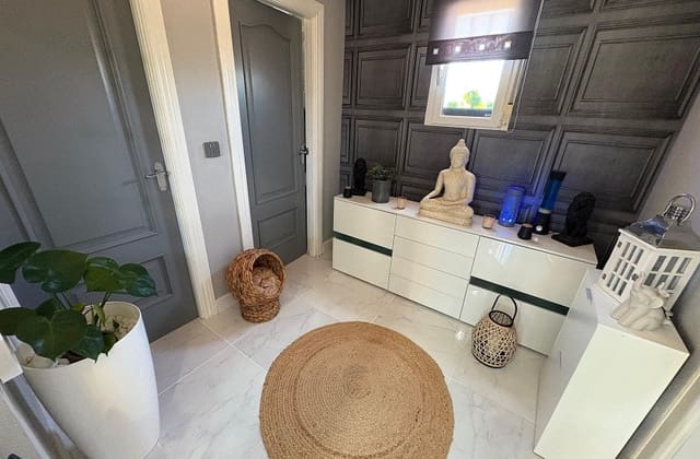 Chalet de 3 habitaciones en Biar en venta con piscina - 349.995 € (Ref: 9536483)