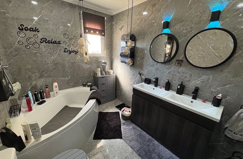 Chalet de 3 habitaciones en Biar en venta con piscina - 349.995 € (Ref: 9536483)