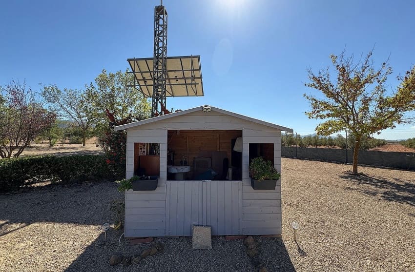 Chalet de 3 habitaciones en Biar en venta con piscina - 349.995 € (Ref: 9536483)