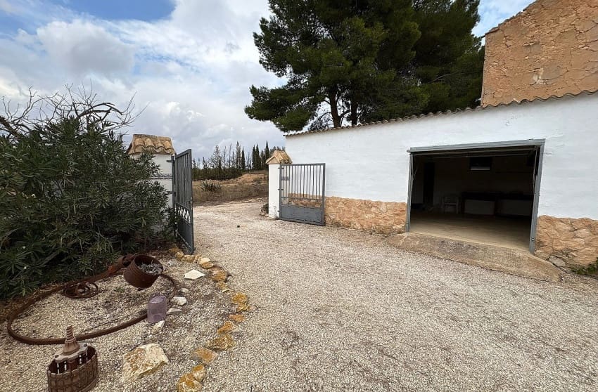 5 chambre Villa/Maison Semi-Mitoyenne à vendre à Pinoso avec piscine - 339 995 € (Ref: 9536485)