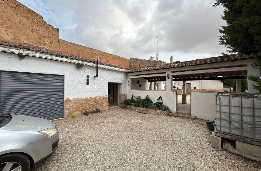 5 chambre Villa/Maison Semi-Mitoyenne à vendre à Pinoso avec piscine - 339 995 € (Ref: 9536485)