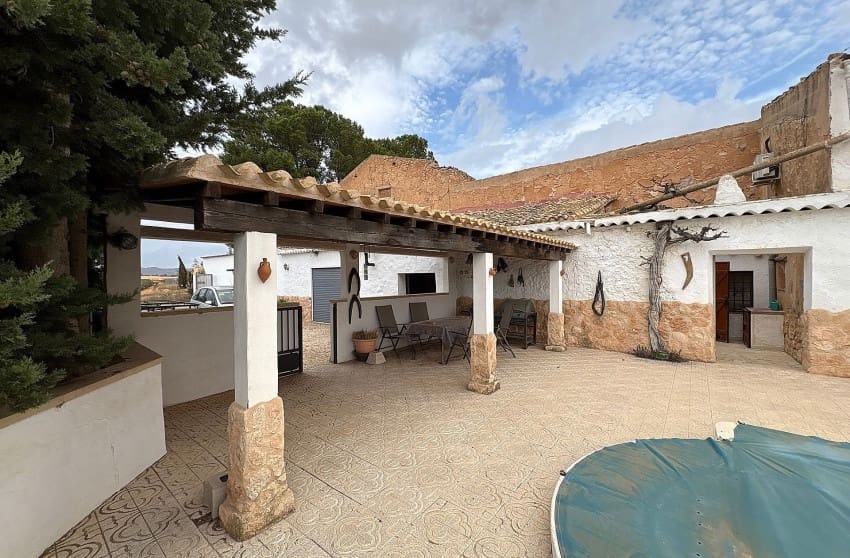 5 chambre Villa/Maison Semi-Mitoyenne à vendre à Pinoso avec piscine - 339 995 € (Ref: 9536485)