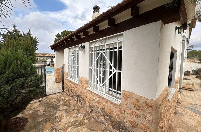 5 chambre Villa/Maison Semi-Mitoyenne à vendre à Pinoso avec piscine - 339 995 € (Ref: 9536485)