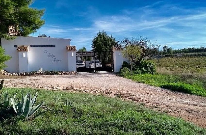 5 chambre Villa/Maison Semi-Mitoyenne à vendre à Pinoso avec piscine - 339 995 € (Ref: 9536485)