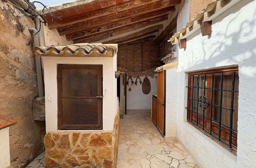 5 chambre Villa/Maison Semi-Mitoyenne à vendre à Pinoso avec piscine - 339 995 € (Ref: 9536485)