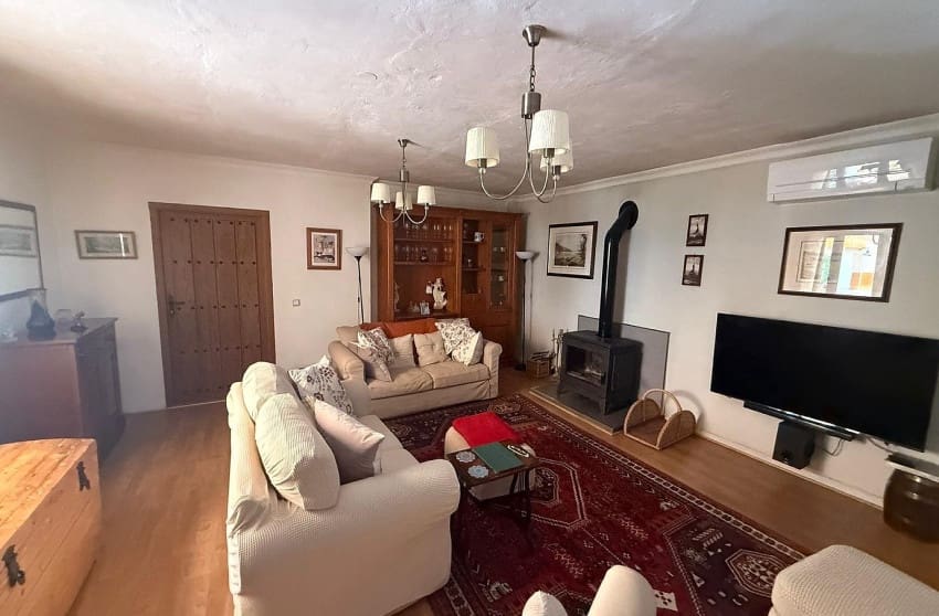 5 slaapkamer Finca/Landhuis te koop in Castalla met zwembad - € 325.000 (Ref: 9536490)