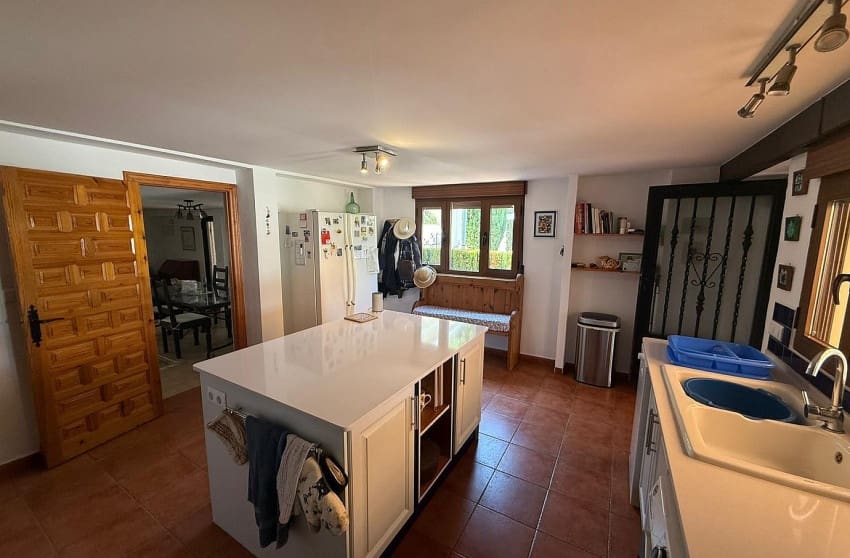 5 slaapkamer Finca/Landhuis te koop in Castalla met zwembad - € 325.000 (Ref: 9536490)