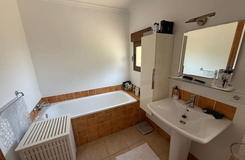 5 slaapkamer Finca/Landhuis te koop in Castalla met zwembad - € 325.000 (Ref: 9536490)