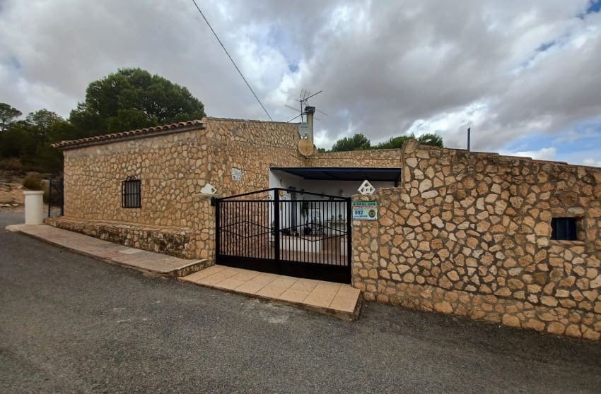 3 quarto Quinta/Casa Rural para venda em Yecla com piscina - 199 995 € (Ref: 9536492)