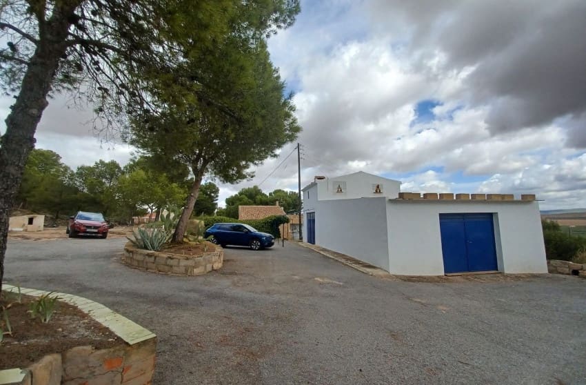 3 quarto Quinta/Casa Rural para venda em Yecla com piscina - 199 995 € (Ref: 9536492)