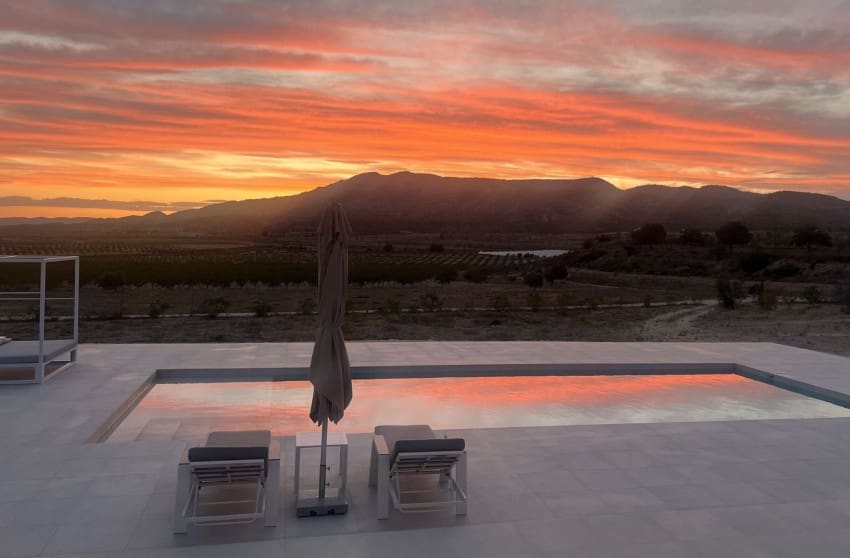 3 makuuhuone Huvila myytävänä paikassa Pinoso mukana uima-altaan - 349 995 € (Ref: 9570225)