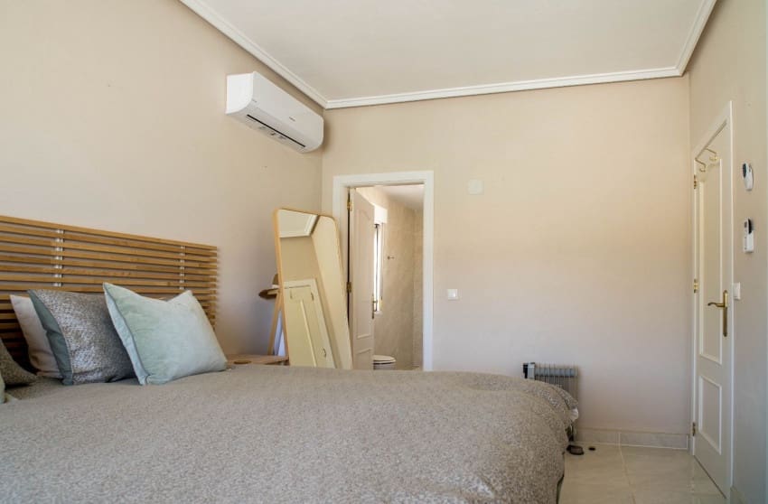 3 makuuhuone Huvila myytävänä paikassa Pinoso mukana uima-altaan - 349 995 € (Ref: 9570225)