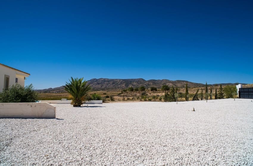 3 makuuhuone Huvila myytävänä paikassa Pinoso mukana uima-altaan - 349 995 € (Ref: 9570225)