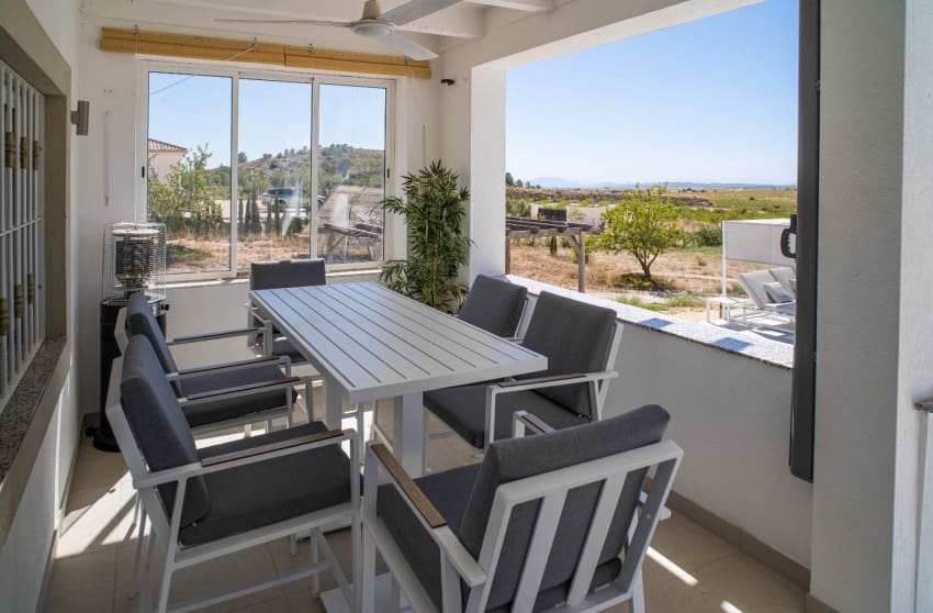 3 makuuhuone Huvila myytävänä paikassa Pinoso mukana uima-altaan - 349 995 € (Ref: 9570225)