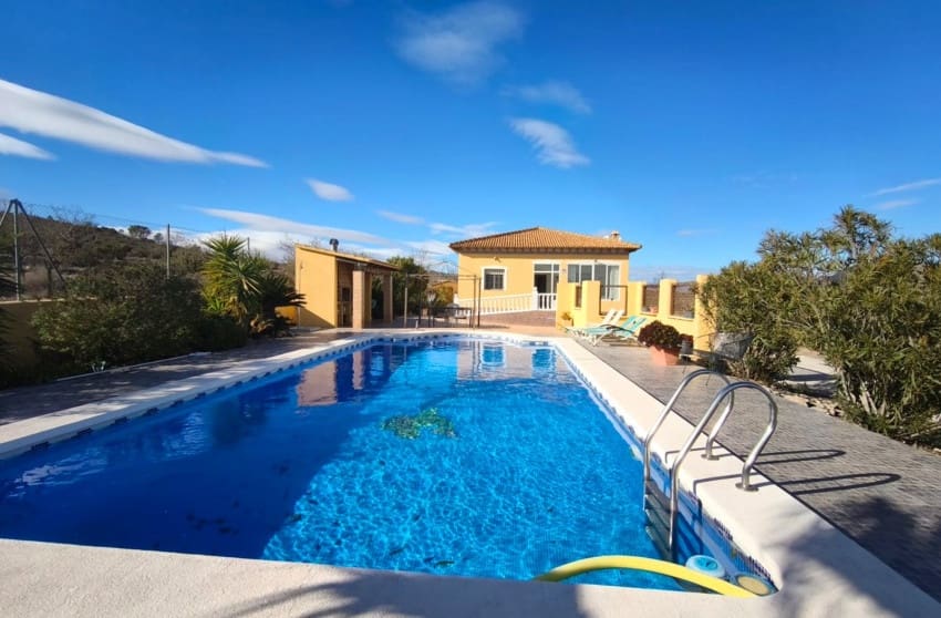 3 Zimmer Villa zu verkaufen in Hondon de los Frailes mit Pool - 285.000 € (Ref: 9599804)