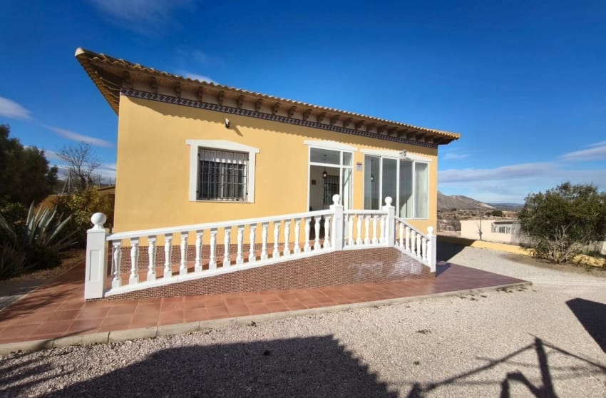 3 Zimmer Villa zu verkaufen in Hondon de los Frailes mit Pool - 285.000 € (Ref: 9599804)