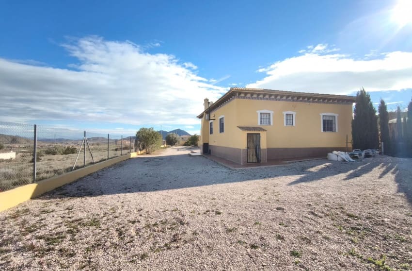 3 Zimmer Villa zu verkaufen in Hondon de los Frailes mit Pool - 285.000 € (Ref: 9599804)