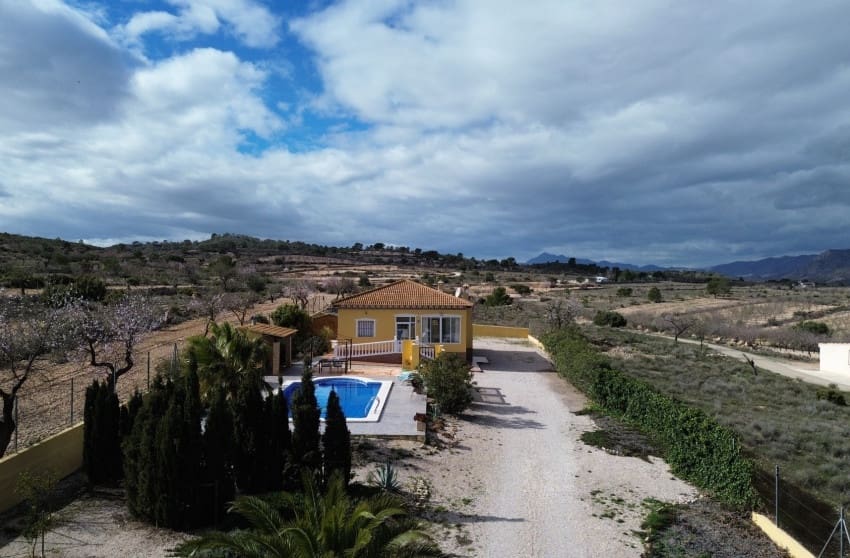 3 Zimmer Villa zu verkaufen in Hondon de los Frailes mit Pool - 285.000 € (Ref: 9599804)