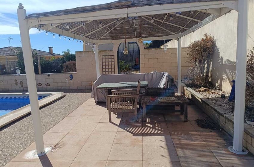 5 chambre Villa/Maison à vendre à Fortuna avec piscine - 265 000 € (Ref: 9599807)