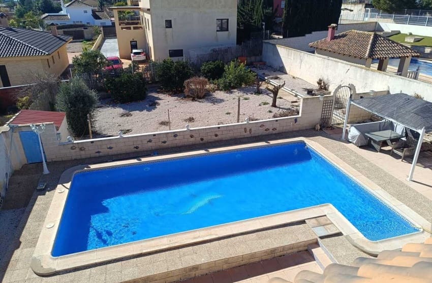 5 chambre Villa/Maison à vendre à Fortuna avec piscine - 265 000 € (Ref: 9599807)