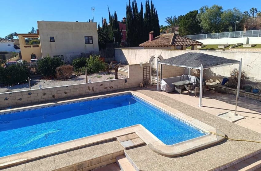 5 chambre Villa/Maison à vendre à Fortuna avec piscine - 265 000 € (Ref: 9599807)
