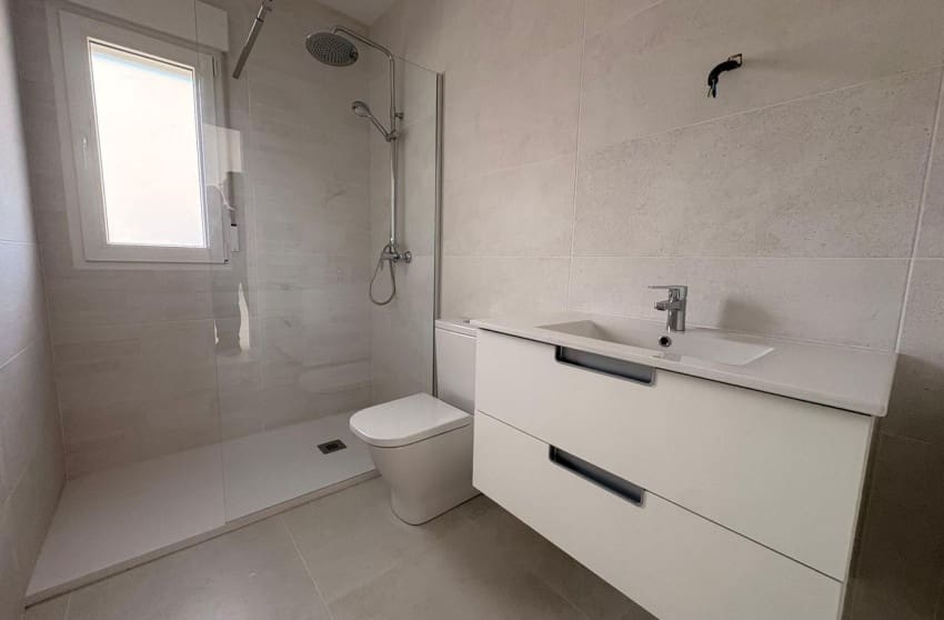 Chalet de 3 habitaciones en Pinoso en venta con piscina - 399.995 € (Ref: 9599811)