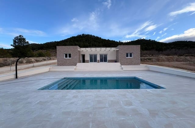 Chalet de 3 habitaciones en Encebras, Pinoso en venta con piscina - 399.995 € (Ref: 9599811)