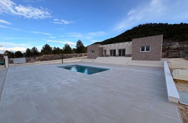 Chalet de 3 habitaciones en Encebras, Pinoso en venta con piscina - 399.995 € (Ref: 9599811)