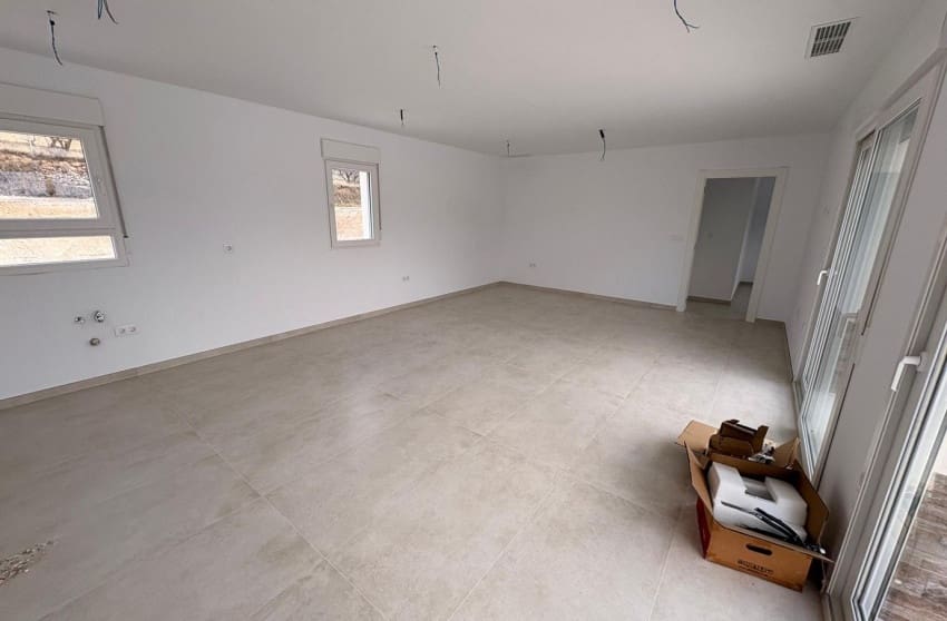 Chalet de 3 habitaciones en Pinoso en venta con piscina - 399.995 € (Ref: 9599811)