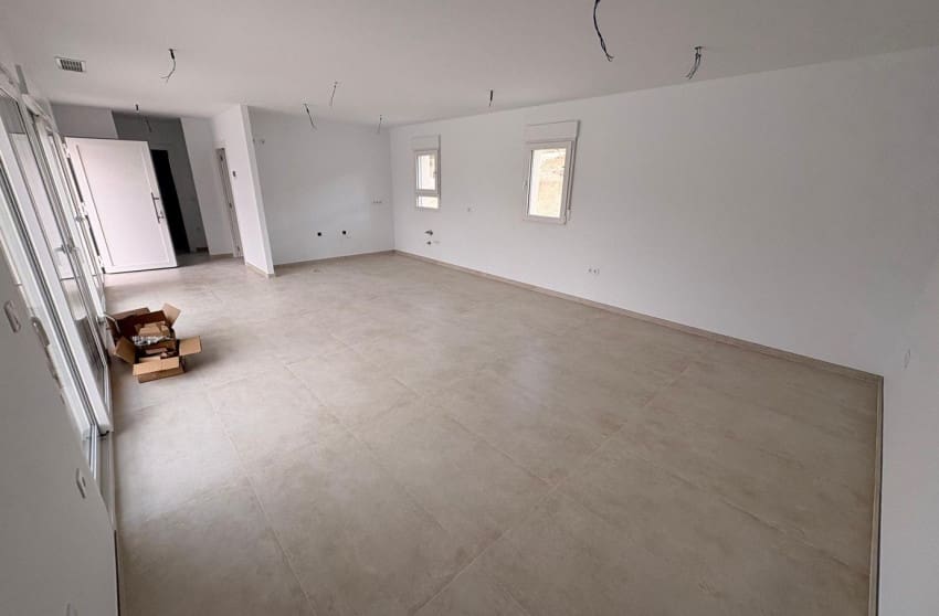 Chalet de 3 habitaciones en Pinoso en venta con piscina - 399.995 € (Ref: 9599811)