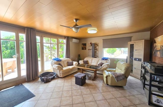 3 Zimmer Villa zu verkaufen in Salinas mit Pool - 199.500 € (Ref: 9599814)