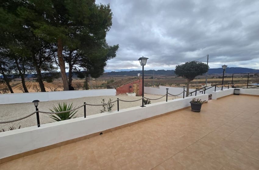 4 makuuhuone Maalaistalo myytävänä paikassa Yecla mukana uima-altaan - 194 995 € (Ref: 9599815)