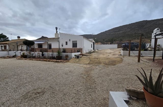 4 slaapkamer Finca/Landhuis te koop in Yecla met zwembad - € 194.995 (Ref: 9599815)