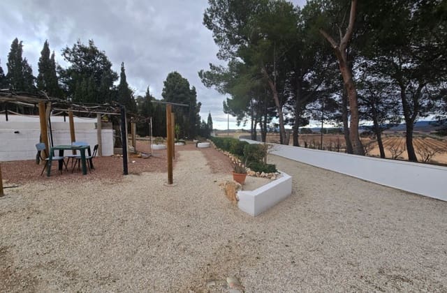 4 slaapkamer Finca/Landhuis te koop in Yecla met zwembad - € 194.995 (Ref: 9599815)