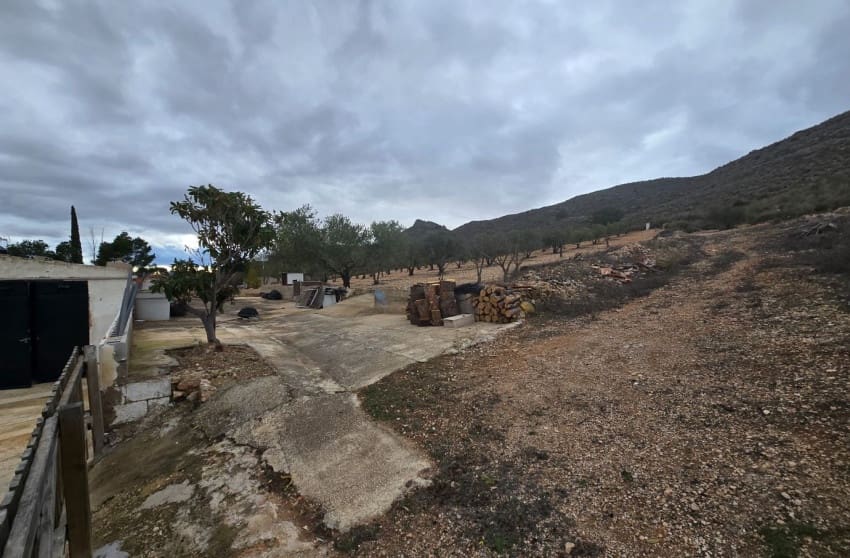 4 makuuhuone Maalaistalo myytävänä paikassa Yecla mukana uima-altaan - 194 995 € (Ref: 9599815)