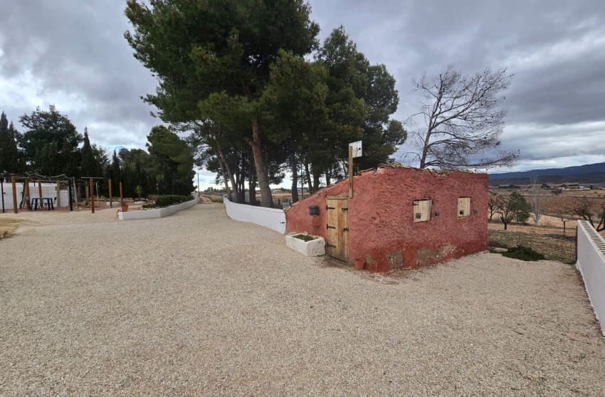 4 makuuhuone Maalaistalo myytävänä paikassa Yecla mukana uima-altaan - 194 995 € (Ref: 9599815)