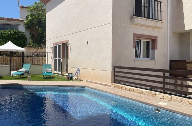 4 bedroom Villa for sale in Pueblo - Urbanizaciones, Alfaz del Pi / L'Alfàs del Pi with pool - € 398,000 (Ref: 9601524)