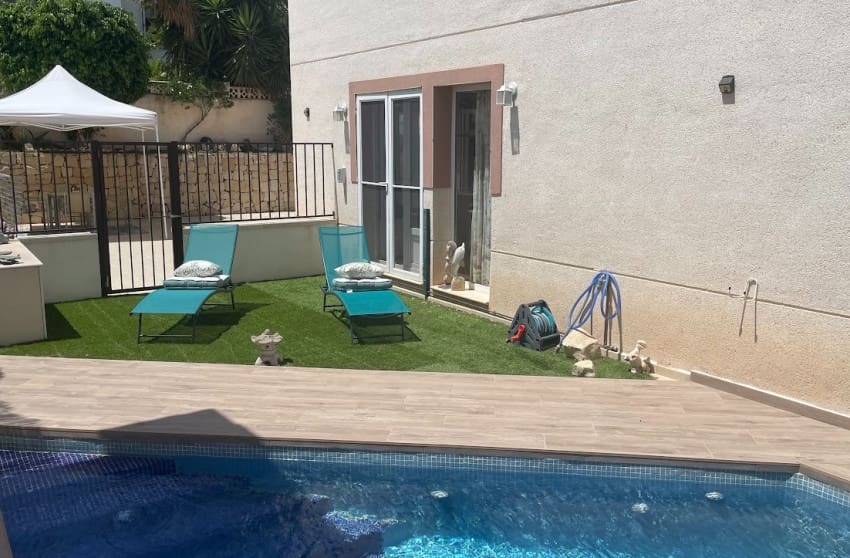 4 bedroom Villa for sale in Alfaz del Pi / L'Alfas del Pi with pool - € 398,000 (Ref: 9601524)