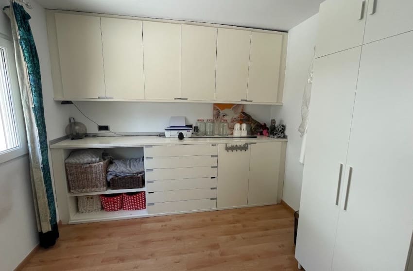 4 bedroom Villa for sale in Alfaz del Pi / L'Alfas del Pi with pool - € 398,000 (Ref: 9601524)