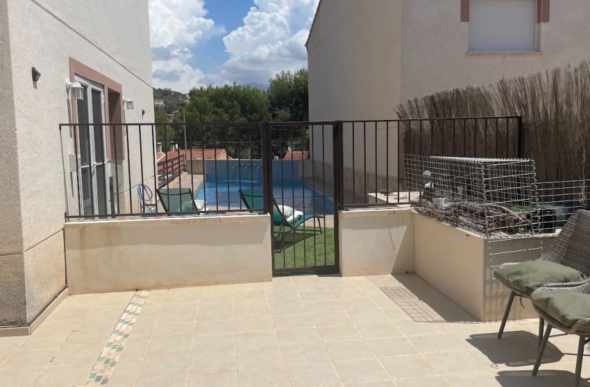 4 bedroom Villa for sale in Alfaz del Pi / L'Alfas del Pi with pool - € 398,000 (Ref: 9601524)