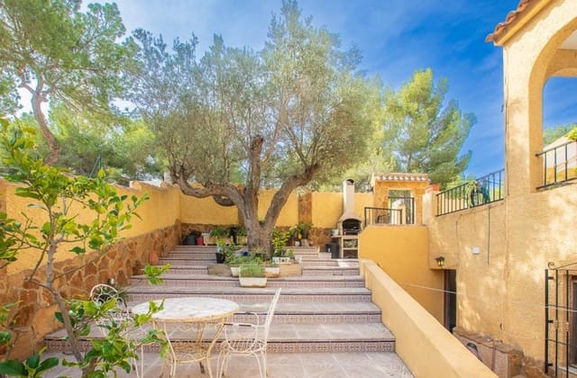 6 sypialnia Willa na sprzedaż w Villamartin, Orihuela z basenem - 450 000 € (Ref: 9601525)