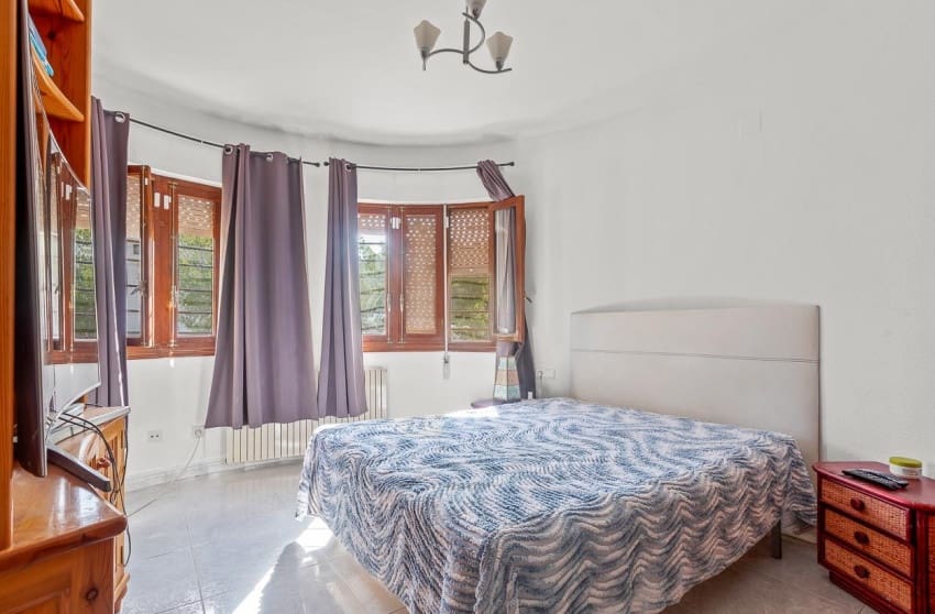 6 sypialnia Willa na sprzedaż w Villamartin z basenem - 450 000 € (Ref: 9601525)