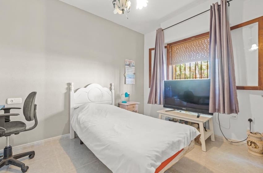 6 sypialnia Willa na sprzedaż w Villamartin z basenem - 450 000 € (Ref: 9601525)