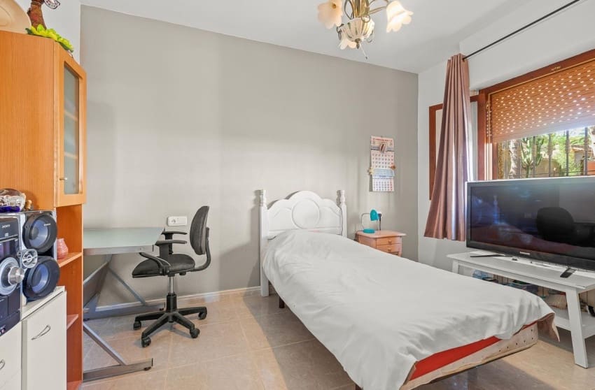 6 sypialnia Willa na sprzedaż w Villamartin z basenem - 450 000 € (Ref: 9601525)