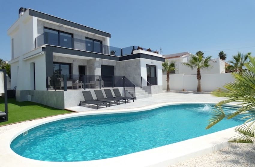 4 camera da letto Villa in vendita in Ciudad Quesada - 699.900 € (Rif: 9601526)